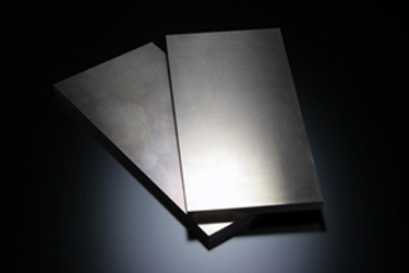 GILD design製 アルミ削り出しスマートフォン用ケース【iPhone4用】