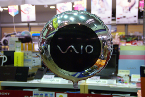 0427vaiofair1.jpg