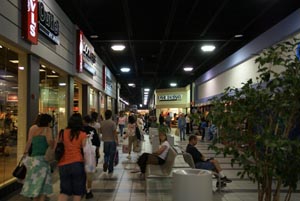 20061027outlet5.jpg