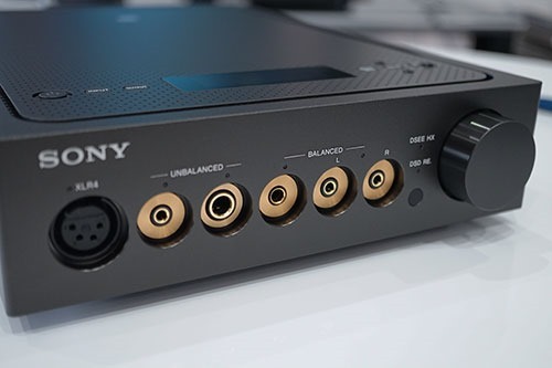 ソニーSony　ヘッドホンアンプ　TA−ZH1ES