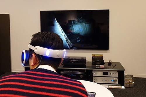 バイオハザード7」恐怖のVR体験！ 怖いの苦手な女子が挑戦