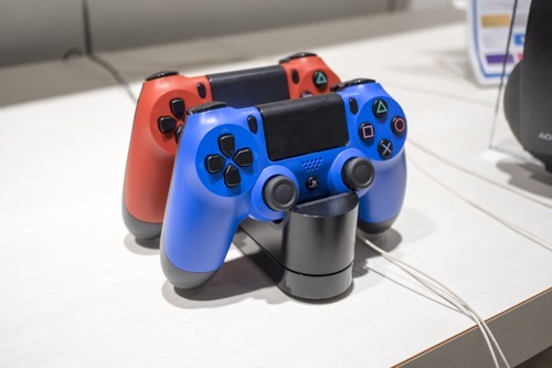 PS4コントローラー DUALSHOCK4充電スタンドを買ってみた。 - 店長の ...