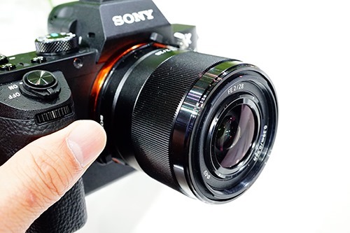 SONY SEL28F20