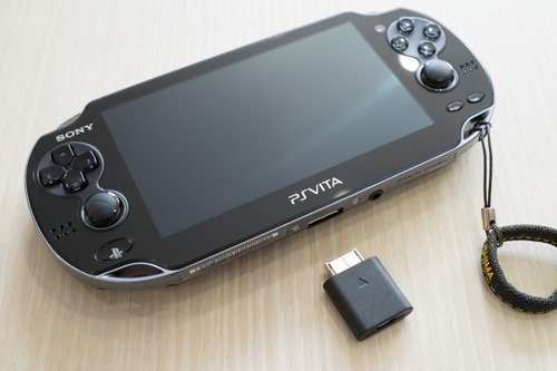 初代PS Vita用に、microUSB変換アダプターを買ってみた。 - 店長の