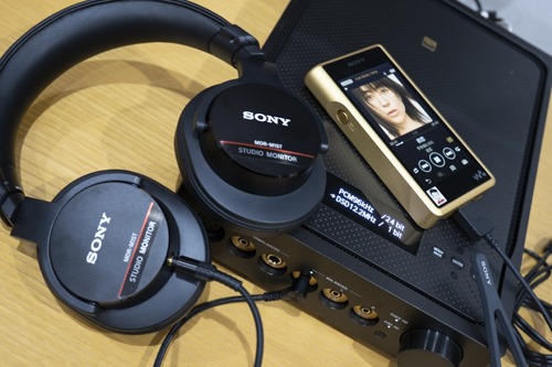 ハイレゾ対応スタジオモニターヘッドホン「MDR-M1ST」がやってき