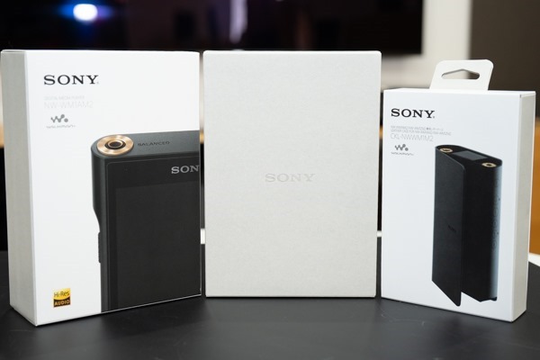 発売日だ！開梱だ！＞『Signature Series』フラッグシップウォークマン「NW-WM1ZM2／WM1AM2」、ZもAもまとめて開梱じゃ！エージング時の注意点も！  - 店長のつぶやき日記ハイパぁ｡｡｡2