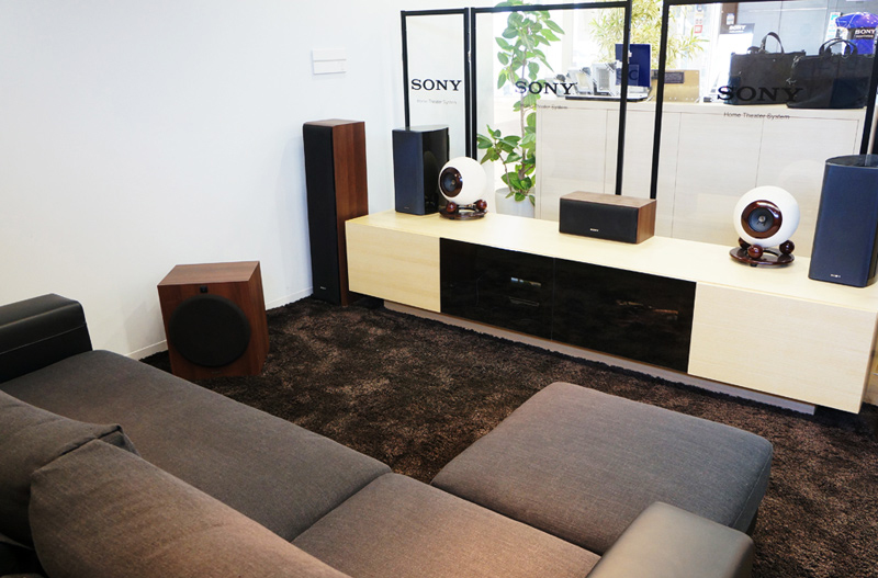当店オリジナル家具、『RISHRAQ』も展示中